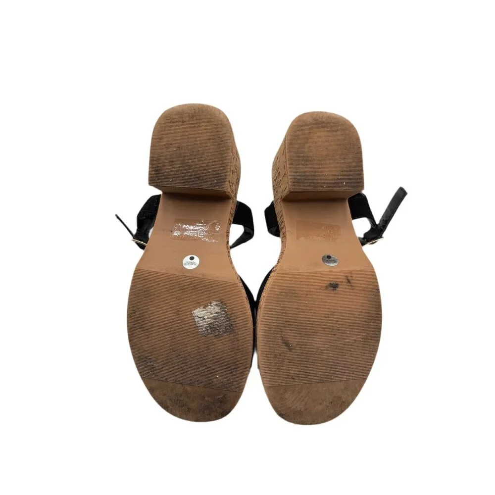 Woman’s Charolette Russe Sandler‎